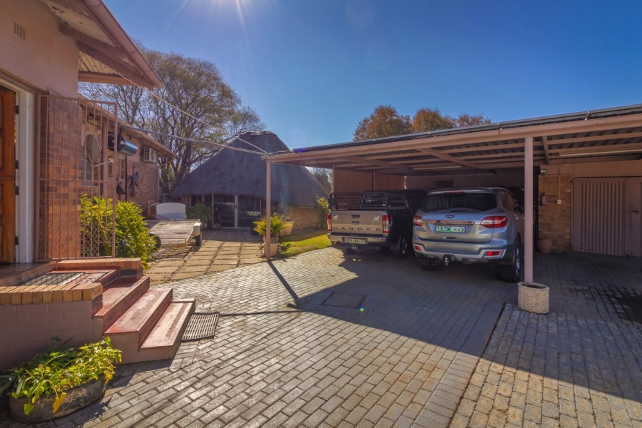 3 Bedroom Property for Sale in Kroonheuwel Free State